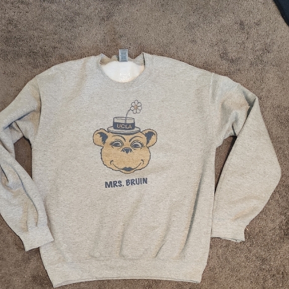 Gildan UCLA Gray Sweater - Picture 1 of 4